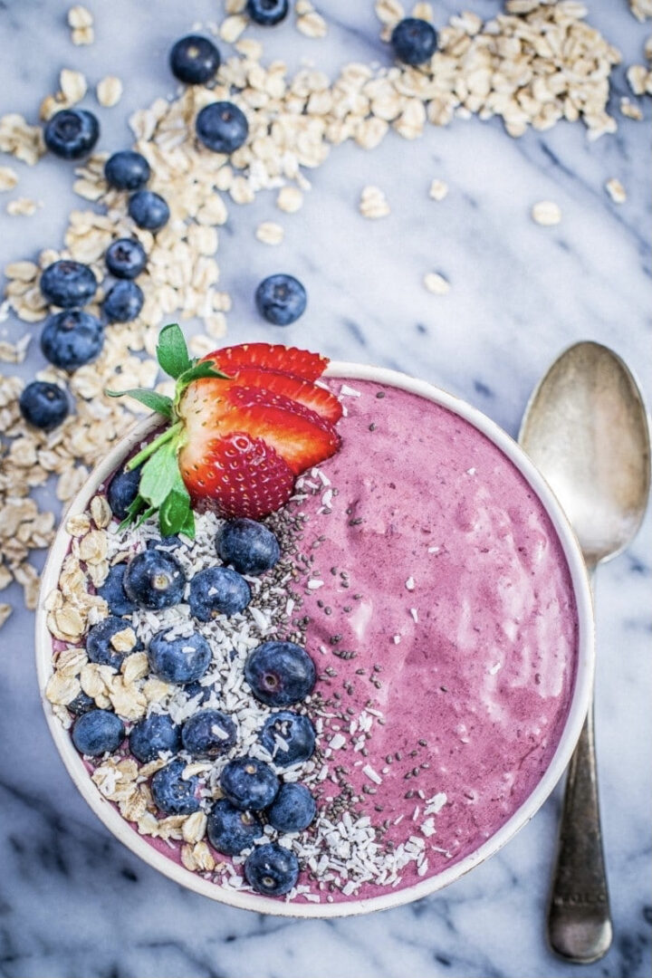 Berry Smoothie Bowl - The Veg Connection
