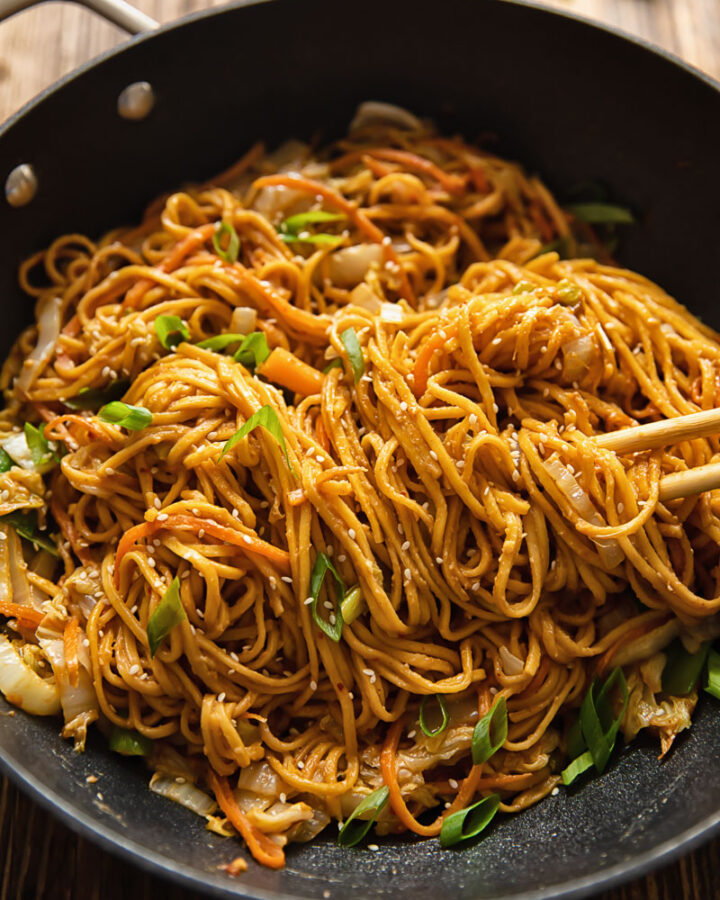 Spicy Peanut Noodles With Cabbage And Carrots - The Veg Connection